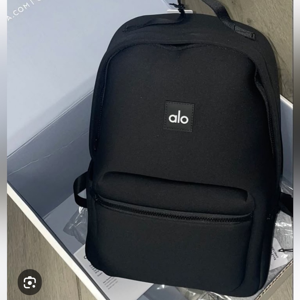 ✨ALO Backpack ✨ - Picture 2 of 8